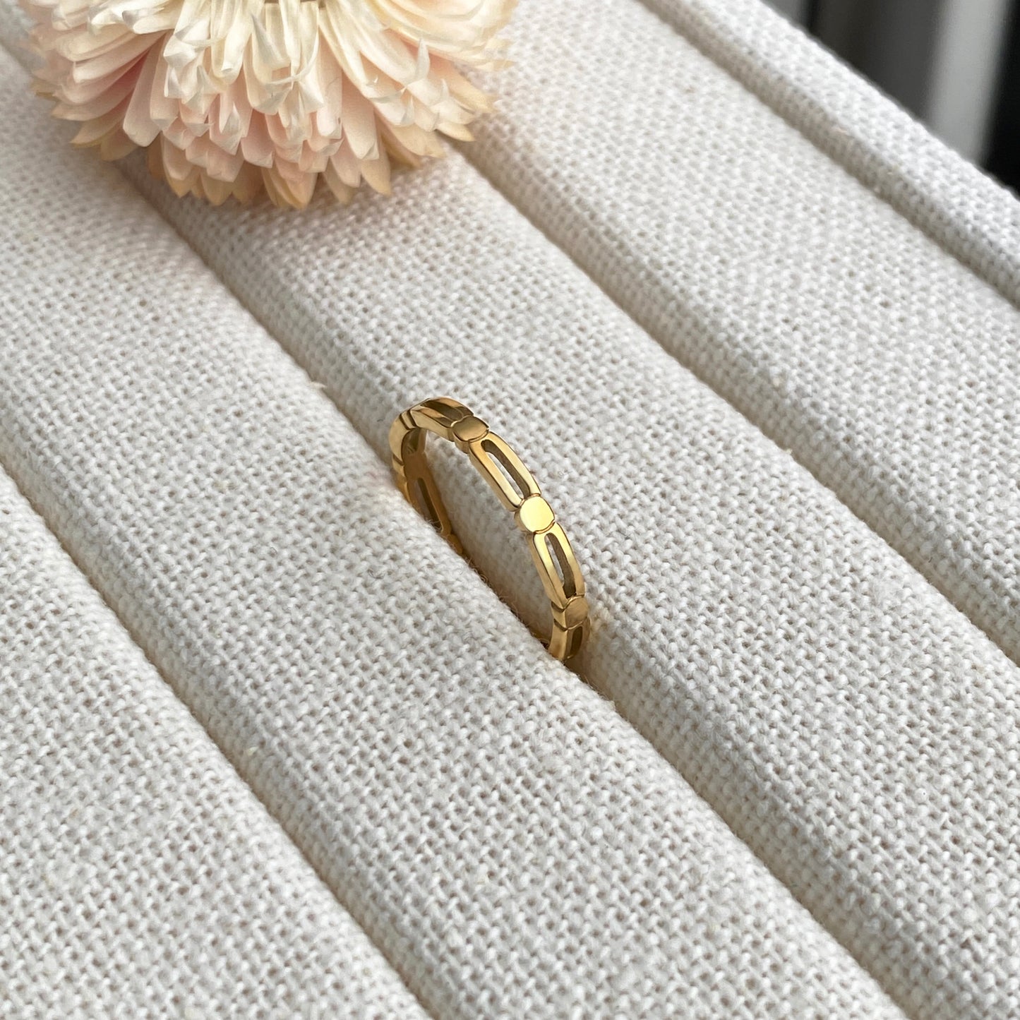 Lottie Ring