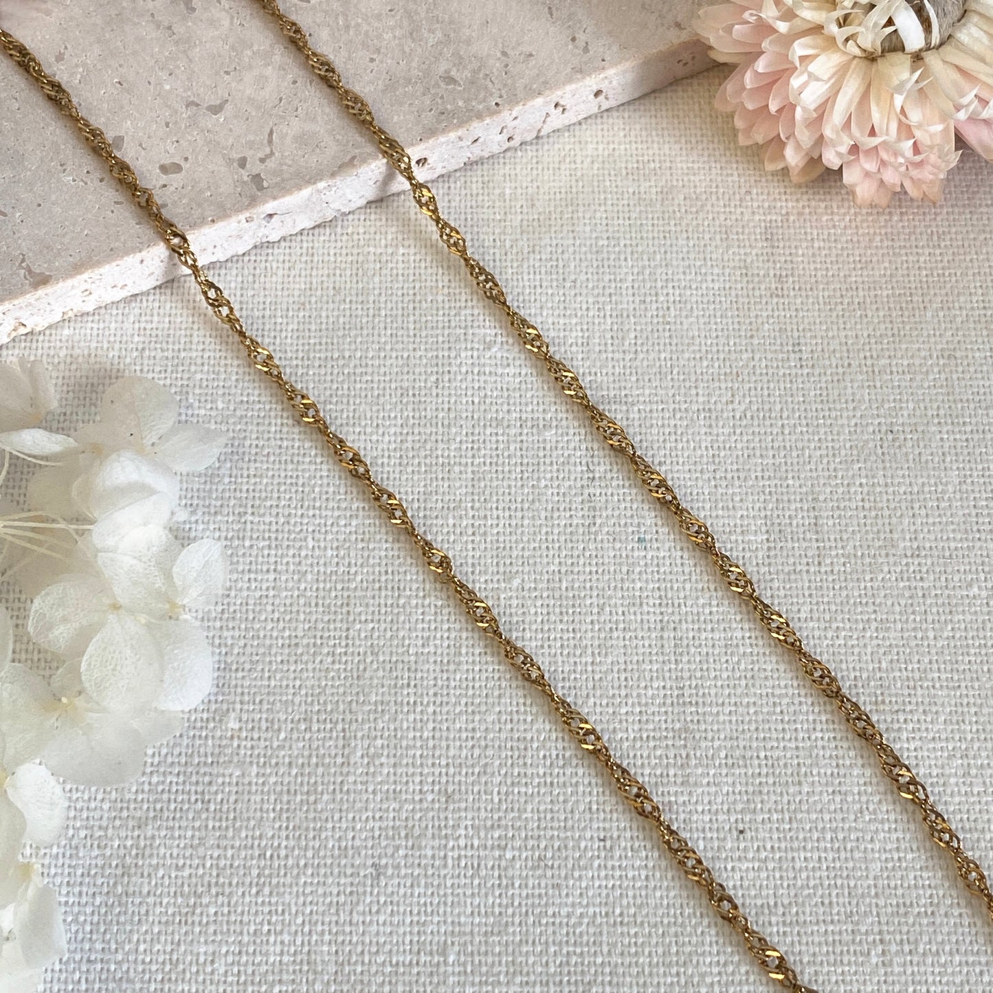 Dainty Twist Chain