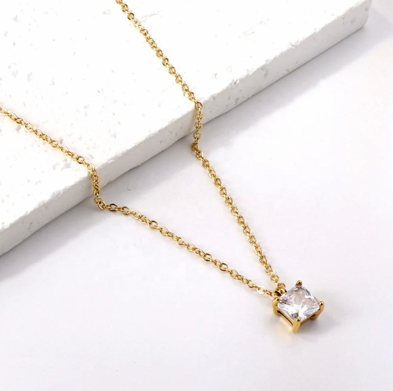 Chloe Pendant Necklace