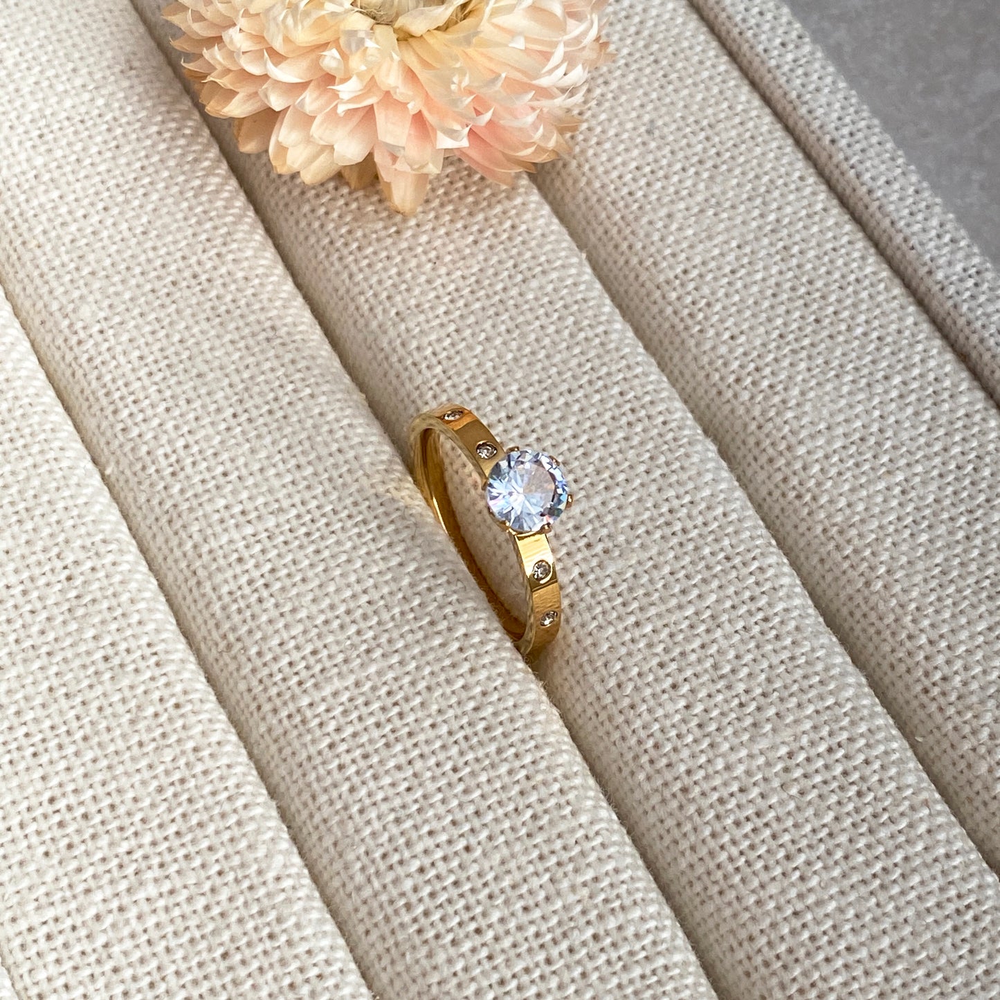 Solitaire Love Ring