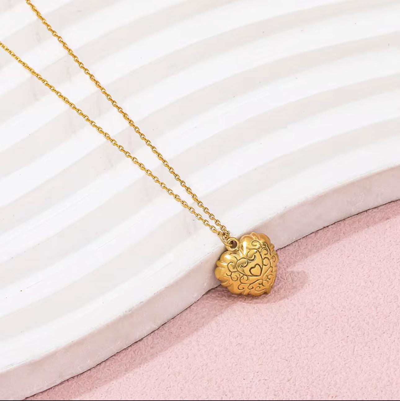 Amore Necklace