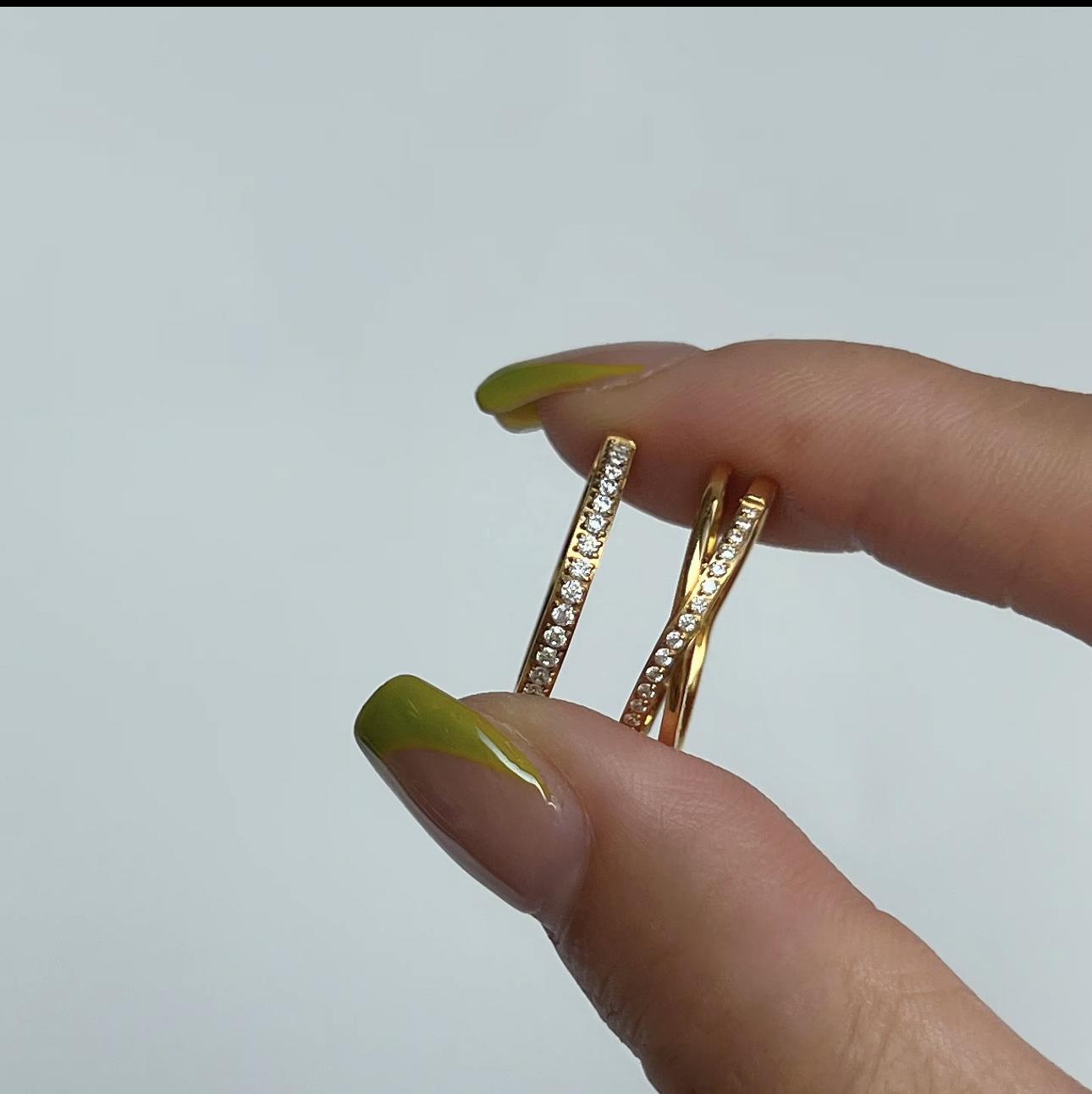Izzy Ring