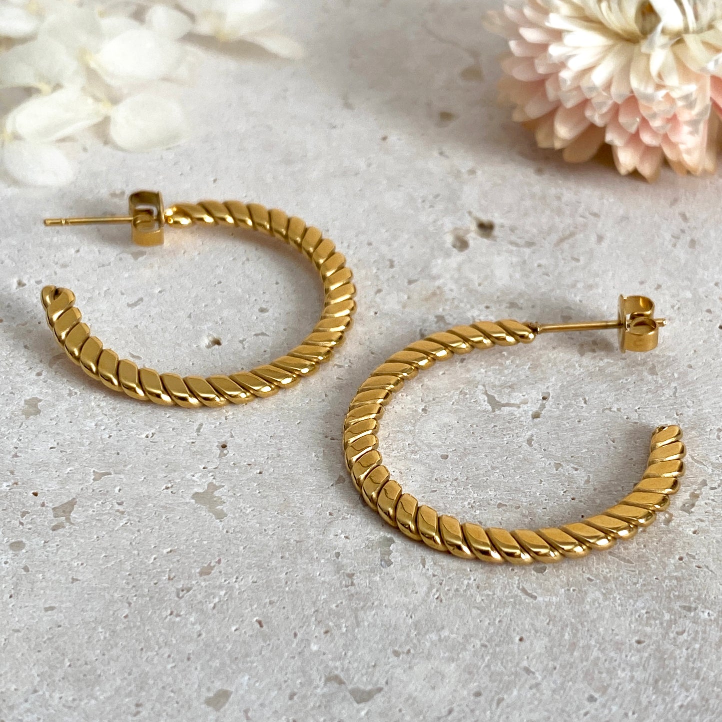 Lyra Studs